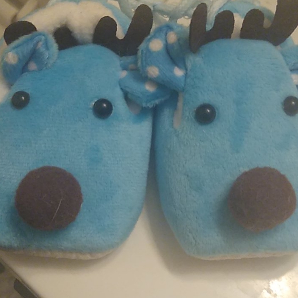 Newborn reindeer slippers